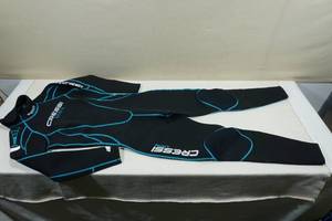 lot 267 image: Cressi Maya Womens 2.5mm Wet Suit -Medium3