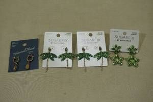 lot 287 image: 4 Pairs Earrings