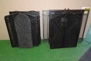 lot 322 image: 11 Fireplace Screens