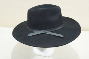 lot 197 image: Universal Thread Wide Brim Adjustable Hat -Black