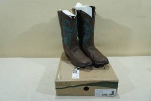 lot 202 image: Smoky Mountain Boots -Youth Size 4.5