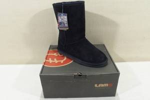 lot 12 image: Lamo 9 Boot -Womens Size 8, Black