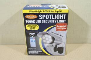 lot 25 image: Solasa Spotlight 7000K LED Solar Powered Security Light