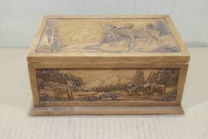 lot 27 image: Wooden Storage Box with Tray -Moose Carvings