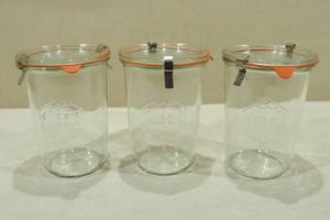 lot 103 image: Set of 3 Weck 34 L Mold Jars