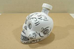 lot 133 image: 750ml Day of the Dead Sugar Skull Tequila Bottle