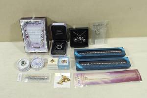 lot 138 image: Assorted Jewelry -Bracelets, Rings, Necklaces