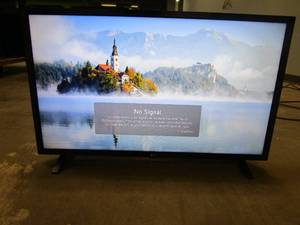 lot 957 image: LG - 32 Class LED HD Smart webOS TV Model32LQ630BPUA