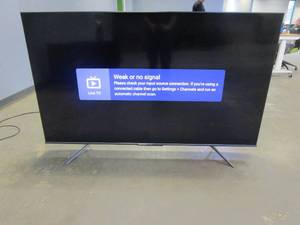 lot 977 image: Hisense - 75 Class U7H Series Quantum ULED 4K UHD Smart Google TV 75U7H