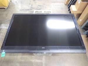 lot 4 image: NEC&nbspE552 L550UQ TV  55 Screen with 1920 x 1080 HD Resolution  slight hue on edges of the screen (couldnt get good photo)  includes power cable