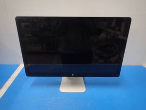 lot 12 image: Apple Thunderbolt Display A1316  27 screen with 2560 x 1440 2K Resolution &nbspBlemishes and scratches on the back  Includes power cable