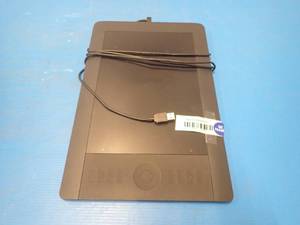 lot 48 image: Wacom&nbspPTH-651 Drawing Tablet  no stylus 