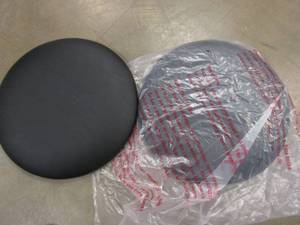 lot 21 image: Lot of 2 - 16 in Bar Stool Seats in Black Vinyl