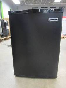 lot 167 image: Magic Chef 2.6 cu. ft. Mini Fridge in Black without Freezer (DENT IN BACK)