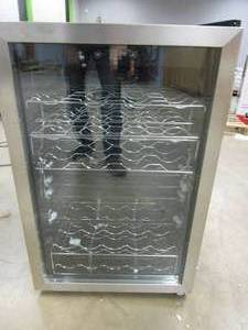 lot 166 image: Vissani 4.3 Cu. ft. Wine and Beverage Cooler in Stainless Steel (NICE CONDITION)