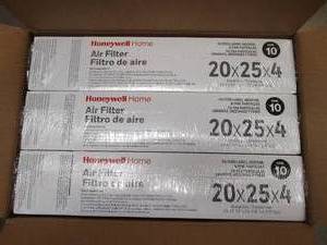 lot 169 image: Pack of 3 - Honeywell Home 20 x 25 x 4 Pleated MERV 12 - FPR 10 Air Filter