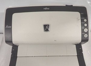 lot 39 image: FUJITSU fi-6230Z Image Scanner  Combo A4 Flatbed & ADF Scanner  Missing Top Feeder  Power Tested On  NO Power Cord included