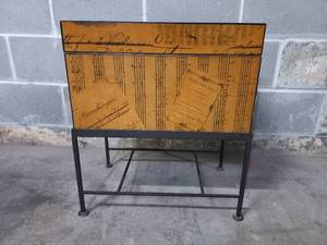 lot 20 image: Storage Chest W Stand