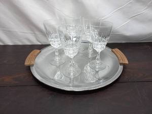 lot 8 image: Crystal Glassware & Serving Tray