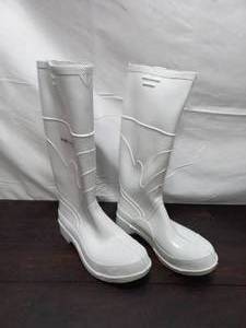 lot 14 image: Dunlop Rubber Boots