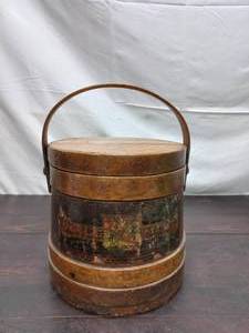 lot 16 image: Vintage Wooden Container