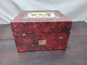 lot 40 image: Old Glory Collection Leading The Way Figurine