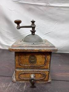 lot 41 image: Goldenberg Coffee Grinder