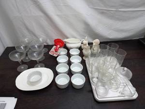 lot 43 image: Kitchenware  Lot 1