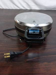 lot 58 image: Vitantonio Waffle Maker