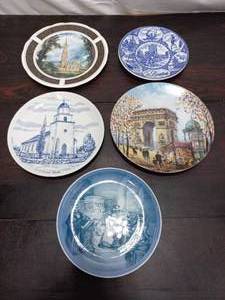 lot 69 image: Five Collector Plates