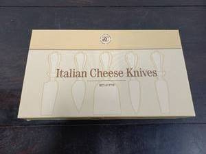 lot 81 image: Williams Sonoma Grande Cuisine Italian Cheese Knife Set