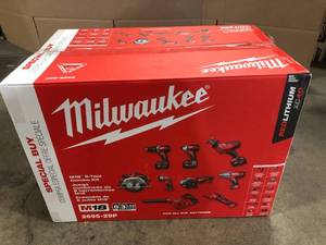 lot 20 image: Milwaukee 2695-29p M18 18-Volt Lithium-Ion Cordless Combo Tool Kit, Customer return, Review all pictures