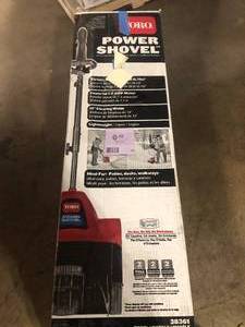 lot 32 image: Toro Power Shovel 12 in. 7.5 Amp Electric Snow Blower, Customer return, Review all pictures