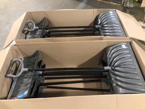 lot 1 image: Lot of 2 Cases Suncast 27 in. Centerforce Snow Pusher with Wear Strip,  Review all pictures Not used