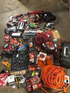 lot 11 image: Mix lot of Small Tools, Hardware and Utilities, Customer returns, Review all pictures