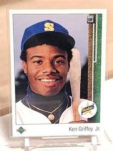 lot 5 image: 1989 Upper Deck Baseball Hand Collated Baseball Card Set