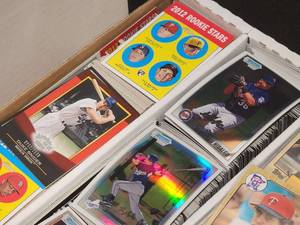 lot 65 image: Over 3000 Assorted Basketball Cards