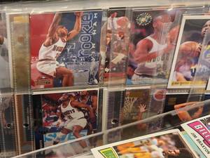 lot 56 image: Assorted Sports Cards Lot
