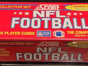 lot 90 image: 1990 Score Football Set