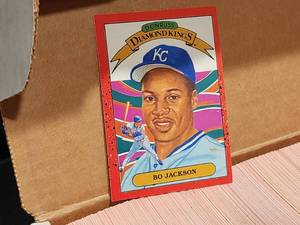 lot 98 image: 1990 Donruss Baseball Hand Collated Set