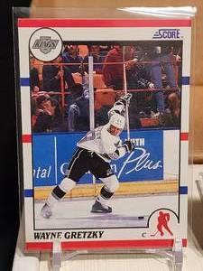 lot 104 image: 1990-91 Score Hockey Hand Collated Card Set