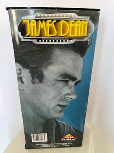 lot 16 image: James Dean figurine
