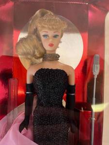 lot 21 image: Solo in the Spotlight Barbie
