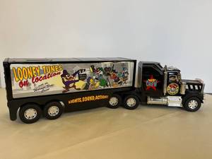 lot 23 image: Looney Tunes cargo truck