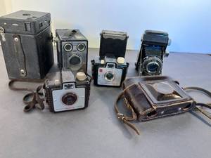 lot 51 image: collection of 6 antique cameras and one case
