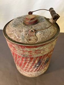 lot 59 image: antique gasoline can with handle