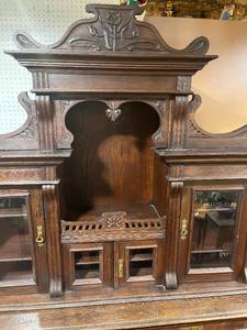 lot 80 image: late 1800s European side board