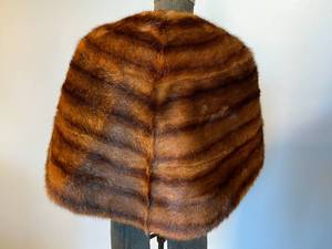 lot 95 image: cordovan-brown vintage fur stole in good condition