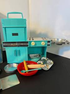 lot 97 image: vintage Kenners Easy Bake Oven in box (works) with many accessories and cookbook