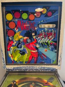 lot 2 image: 1968 Ballys Mini Zag Pinball Machine